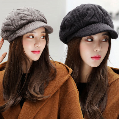 Γυναικείο χειμερινό πλεκτό καπέλο με γείσο