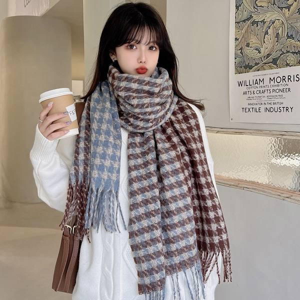 Модерен дамски шал с ресни в два цвята