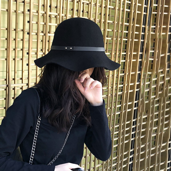 Palarie de pescuit de dama toamna-iarna cu element metalic