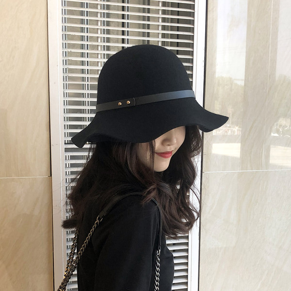 Palarie de pescuit de dama toamna-iarna cu element metalic