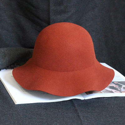 Μονόχρωμο γυναικείο καπέλο