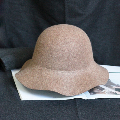 Μονόχρωμο γυναικείο καπέλο