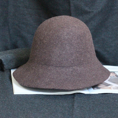 Μονόχρωμο γυναικείο καπέλο