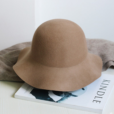 Μονόχρωμο γυναικείο καπέλο