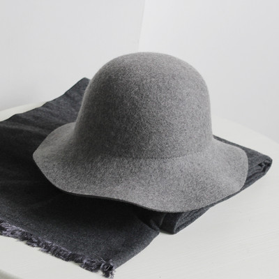 Μονόχρωμο γυναικείο καπέλο