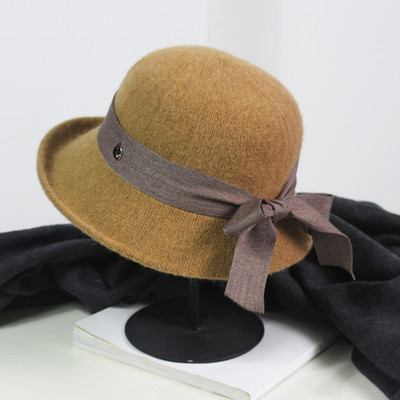 Γυναικείο μάλλινο καπέλο  με κορδέλα