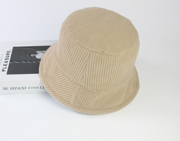 Дамска шапка каскет в няколко цвята