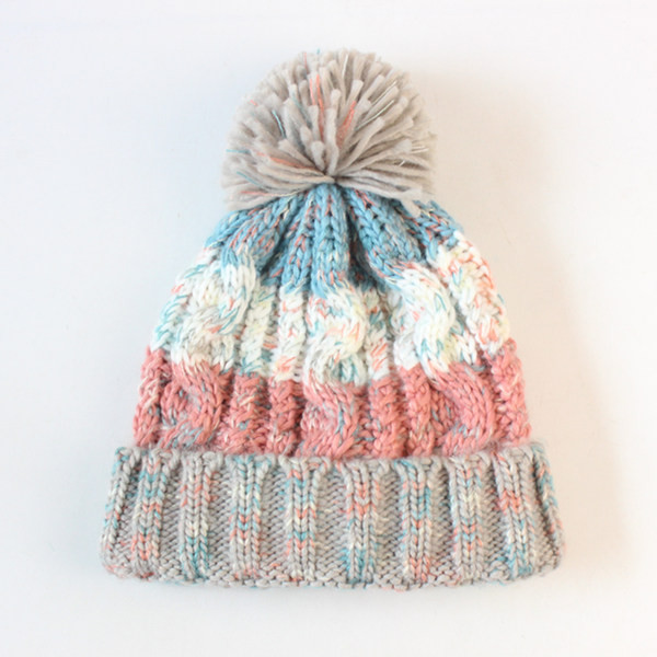 Γυναικείο πολύχρωμο χειμωνιάτικο καπέλο με πον-πον και ζεστή φόδρα