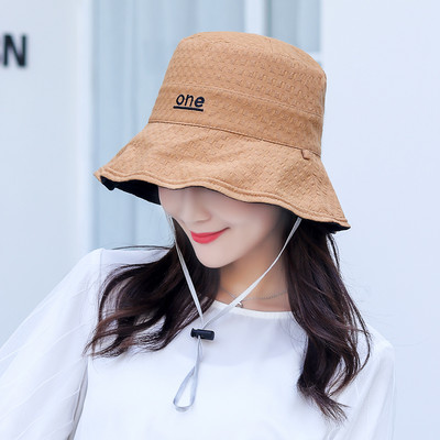 Μοντέρνο γυναικείο καπέλο σε δύο μοντέλα