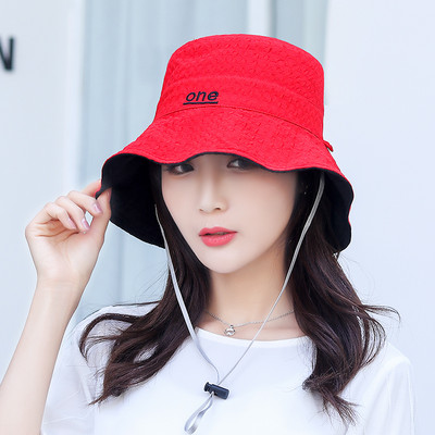 Μοντέρνο γυναικείο καπέλο σε δύο μοντέλα