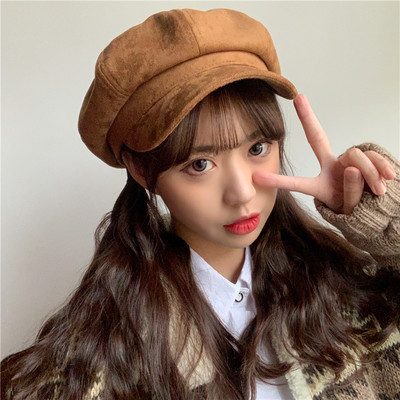 Γυναικείο μπερέ σε διάφορα χρώματα