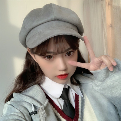 Γυναικείο μπερέ σε διάφορα χρώματα