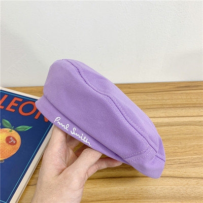 Γυναικείο μπερέ με μεταλλική διακόσμηση ή κεντητή επιγραφή