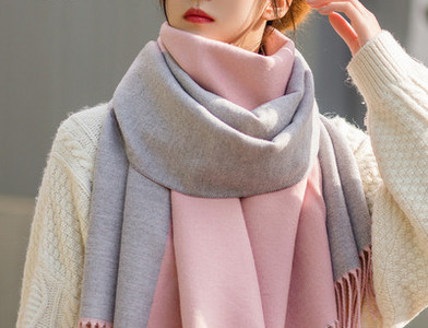 Δίχρωμο γυναικείο κασκόλ με κρόσσια