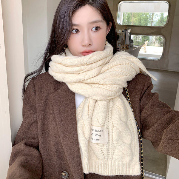 Γυναικείο πλεκτό μάλλινο κασκόλ με μπεζ χρώμα