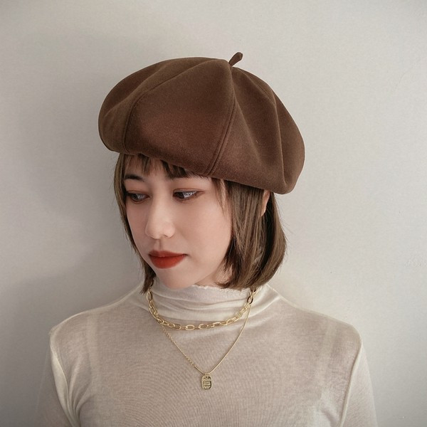 Дамска ежедневна  вълнена шапка тип каскет 