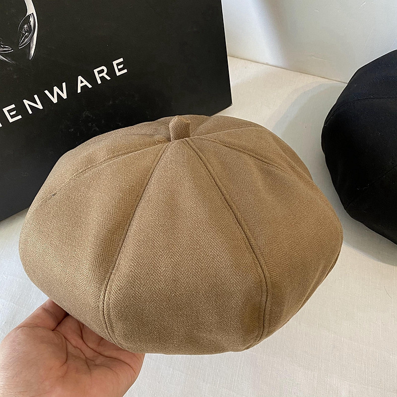 Дамска ежедневна  вълнена шапка тип каскет 