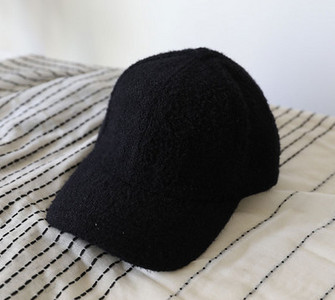 Γυναικείο καπέλο casual με γείσο σε διάφορα χρώματα