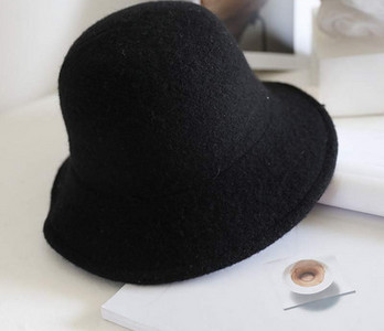 Μάλλινο καπέλο  για γυναίκες