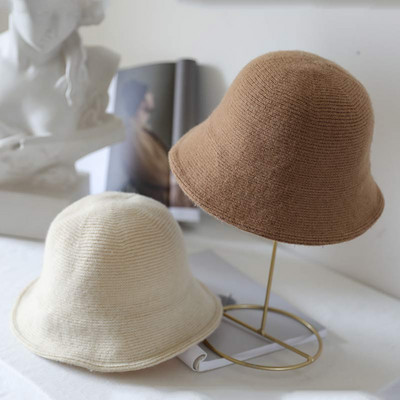 Μάλλινο καπέλο  για γυναίκες