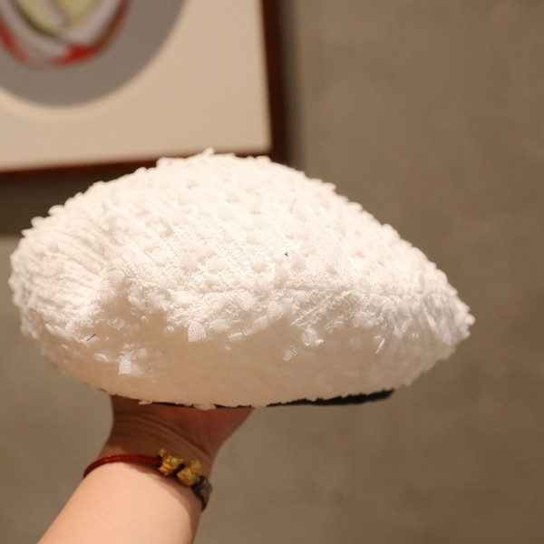 Дамска вълнена барета в два цвята