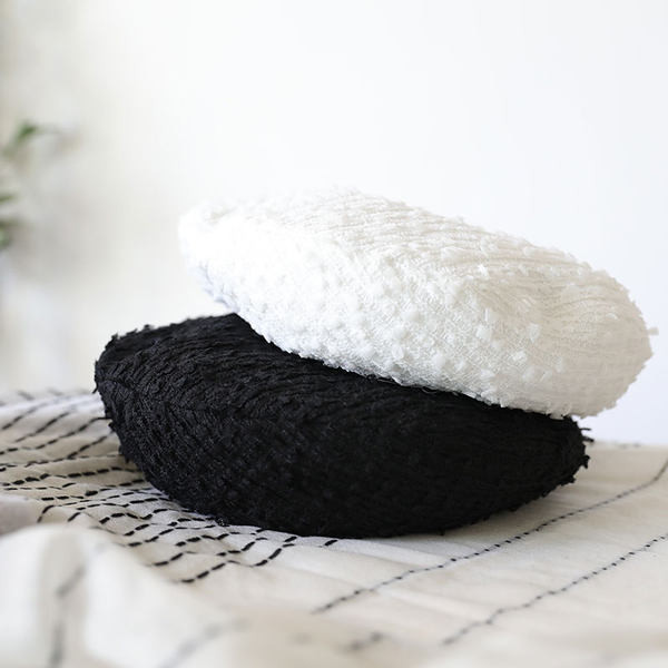 Дамска вълнена барета в два цвята