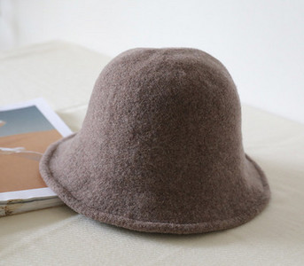 Γυναικείο μάλλινο καπέλο σε διάφορα χρώματα