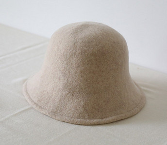 Γυναικείο μάλλινο καπέλο σε διάφορα χρώματα