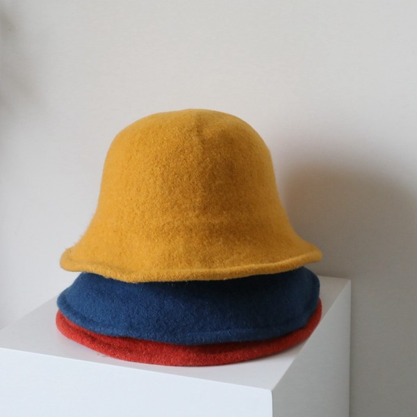 Γυναικείο μάλλινο καπέλο σε διάφορα χρώματα