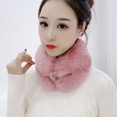 Μοντέρνο γυναικείο πουπουλένιο κασκόλ με πέτρες