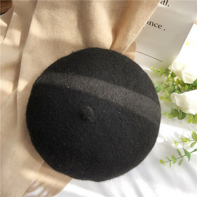 Γυναικεία μάλλινη τραγιάσκα