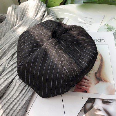 Υφασμάτινο καπέλο τύπου μπερέ με ρίγες