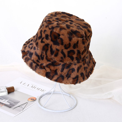 Μοντέρνο γυναικείο καπέλο δύο μοντέλων με animal print