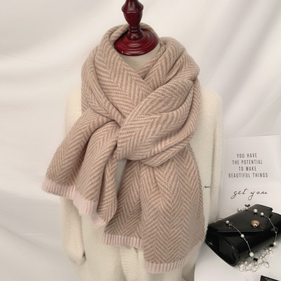 Модерен плетен шал подходящ за зимата с дължина 200см