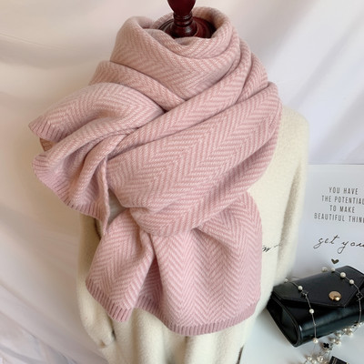 Модерен плетен шал подходящ за зимата с дължина 200см