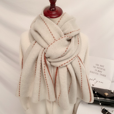 Модерен плетен шал подходящ за зимата с дължина 200см