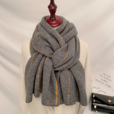 Модерен плетен шал подходящ за зимата с дължина 200см