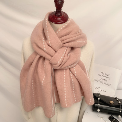 Модерен плетен шал подходящ за зимата с дължина 200см