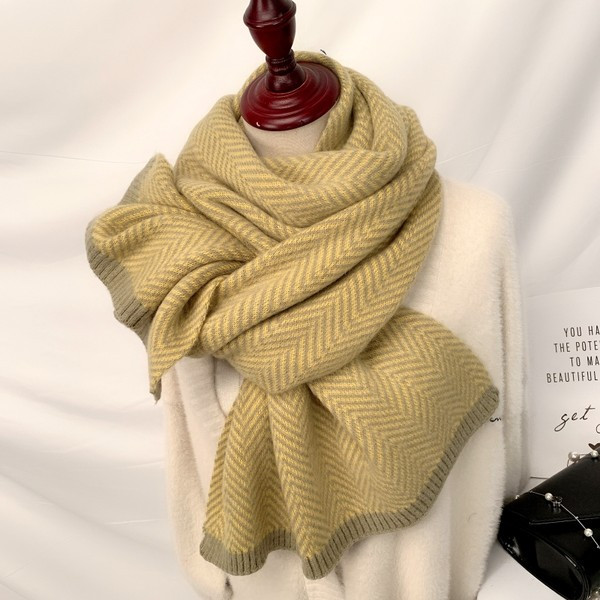 Модерен плетен шал подходящ за зимата с дължина 200см