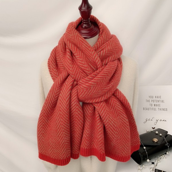 Модерен плетен шал подходящ за зимата с дължина 200см