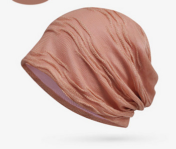 Γυναικείο καπέλο σε διάφορα μοντέλα