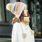 Дамска зимна плетена шапка с връзки