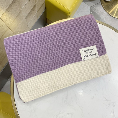 Γυναικείο μάλλινο κασκόλι για το χειμώνα