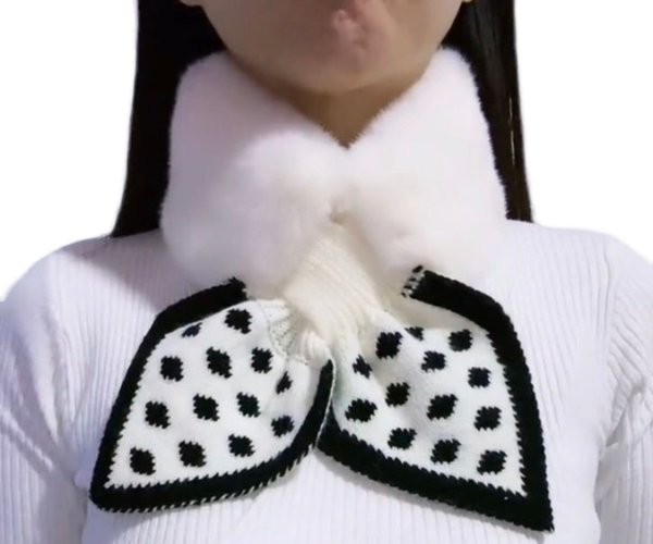 Пухен дамски шал тип яка с плетени връзки