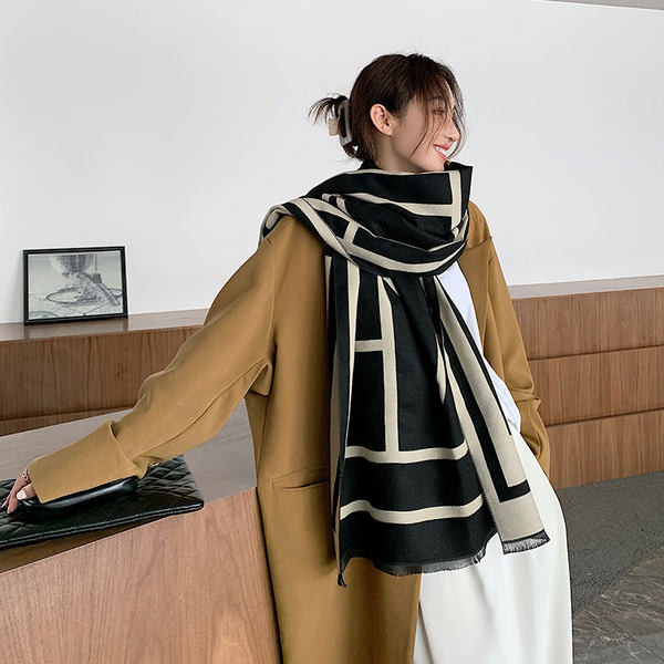 Γυναικείο χειμωνιάτικο κασκόλ διπλής όψεως