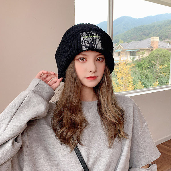 Πλεκτό γυναικείο καπέλο με στάμπα