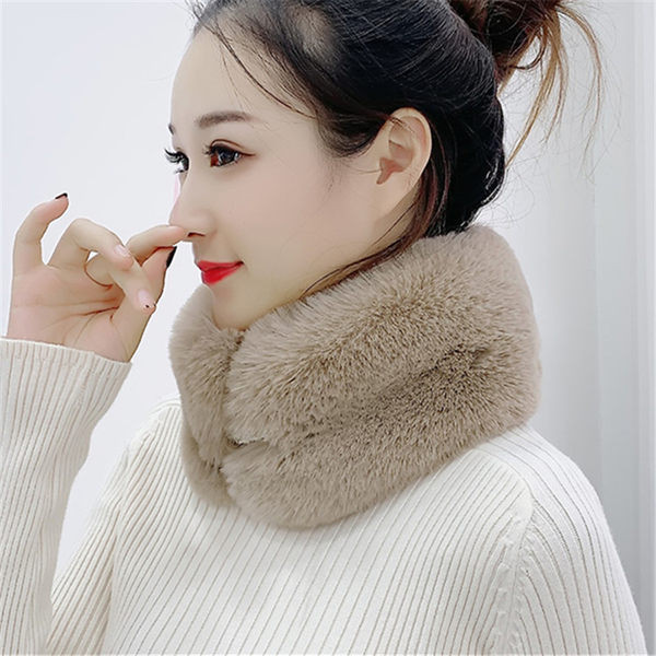 Ženska puhasta kragna s metalnim kopčanjem - više boja