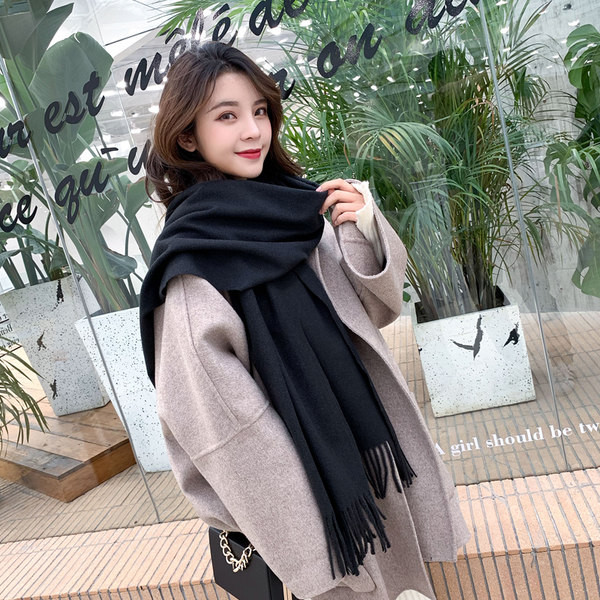 Дамски едноцветен шал с ресни за есента и зимата 