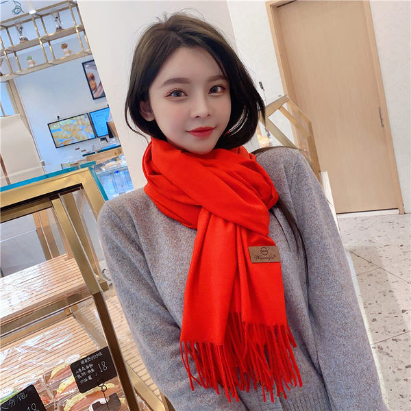 Дамски едноцветен шал с ресни за есента и зимата 