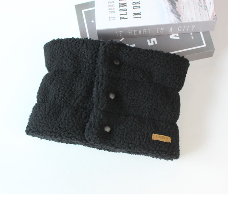 Дамски зимен шал с копчета 